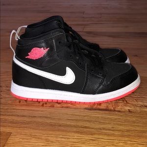 Authentic Nike Air Jordan Retro 1